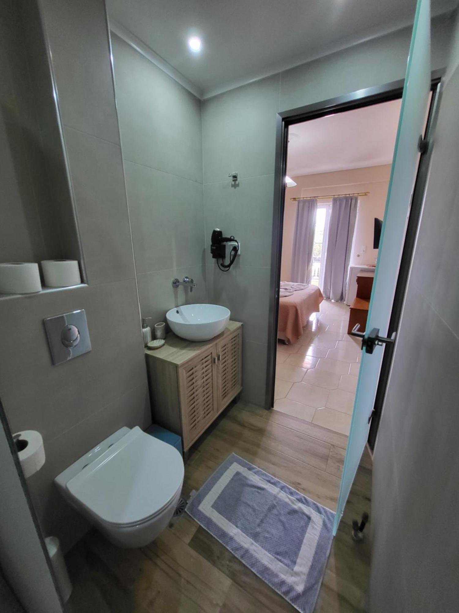 Paradise Bar Apartments Planos  Luaran gambar